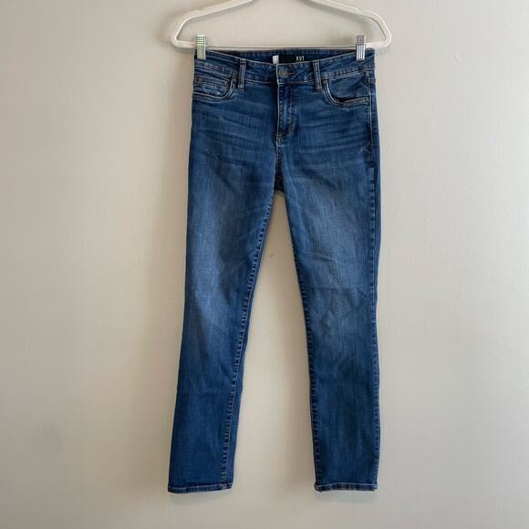 Kut from the Kloth Size 2 Blue Slightly Distressed Jeans - Picture 1 of 7